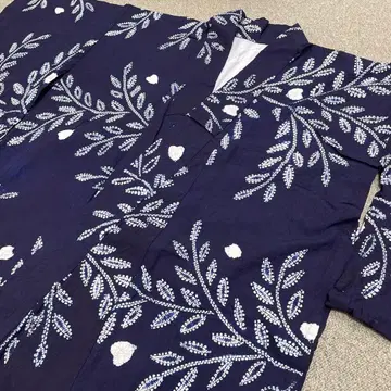 새상품급 아리마츠/나루미 시보리 유카타 다크 네이비 잎 무늬