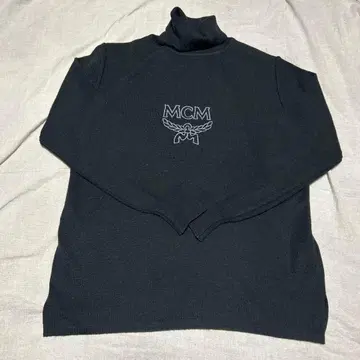 MCM 블랙 니트 스웨터 M 사이즈
