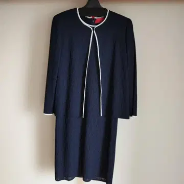 [새상품급] 로베르타 디 카메리노 셋업 다크 네이비 사이즈 38, 40