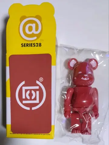 베어브릭 28 아티스트 이면 폴러 베어