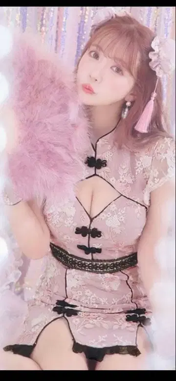 차이나 드레스와 액세서리 세트