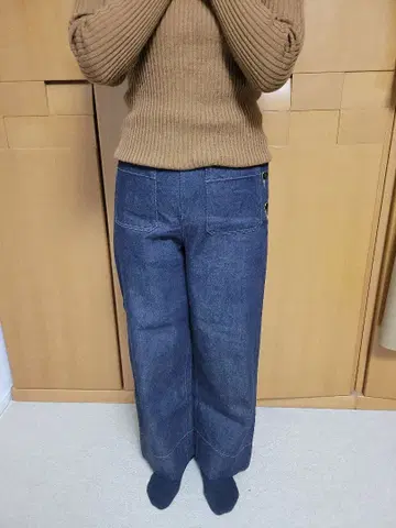 다크 블루 와이드 팬츠 사이드 버튼 포함