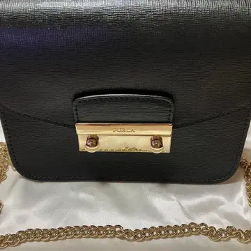 FURLA 블랙 체인백 스터드 부착