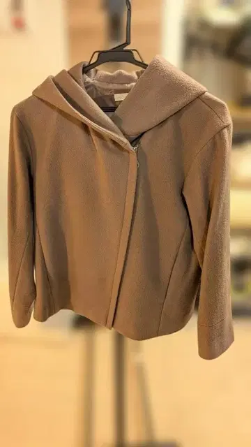 OVER TWENTY 후드 부착 숏코트