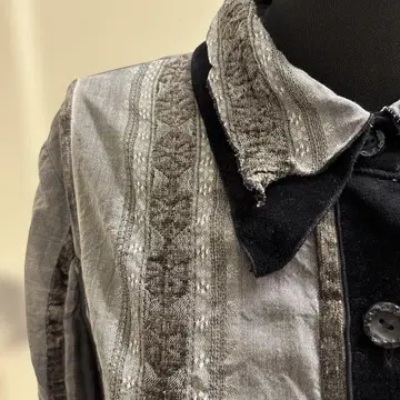 이클라트 블라우스 벨로아 시어 소재