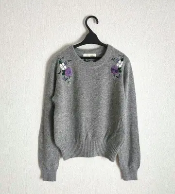 Lily Brown 릴리 브라운 자수 니트 풀오버