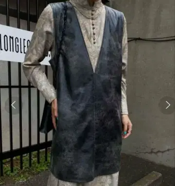 CRUSHED LEATHER SLEEVELESS TOP