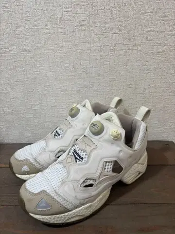 리복 스니커즈 화이트/베이지