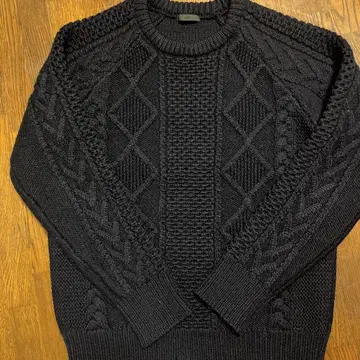 HARE 블랙 케이블 짜임 니트 스웨터