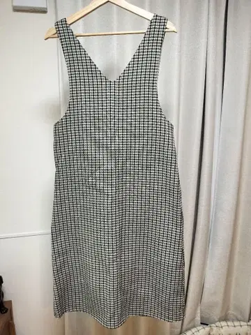 슬리브리스 체크 무늬 원피스