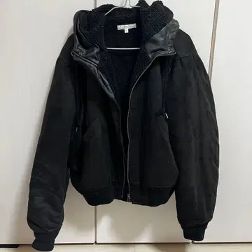 MOUSSY 후드 부착 블랙 자켓