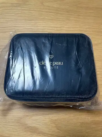 끌레드뽀보떼 오리지널 파우치 2025 홀리데이 컬렉션