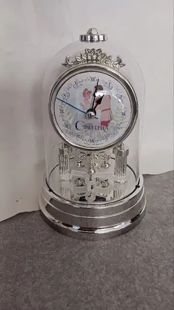 디즈니 프린세스 프리미엄 스윙 도 시계와 LED 라이트
