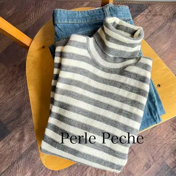 Perle Peche 보더 터틀넥 스웨터