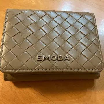 EMODA 뜨개질 디자인 접이식 지갑 베이지