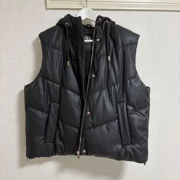 ZARA 블랙 다운 베스트