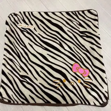 HELLO KITTY 제브라 패턴 방석 커버 or 쿠션 커버 2장 세트
