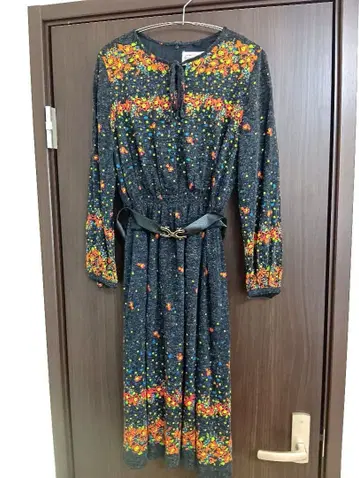 꽃무늬 장식 벨트 포함 구제 의류 긴팔 원피스 L 사이즈