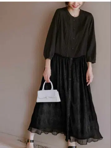 새상품 블랙 원피스 IEDIT 펠리시모 시어 도킹