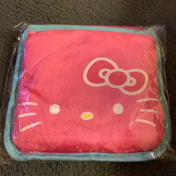 [ 미사용 새상품 ] 서티원 헬로키티 수납 포켓 포함 담요