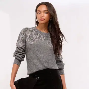자수 들어간 그레이 긴팔 니트 스웨터
