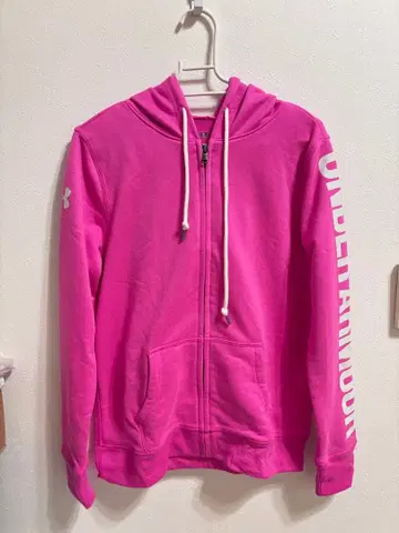 언더아머 핑크 집업 후디