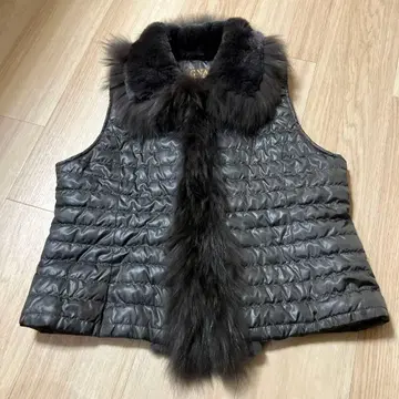 퍼 달린 다운 베스트 다크 브라운