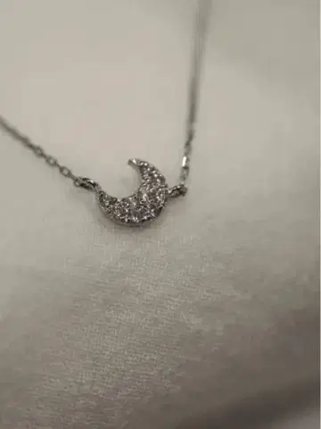 선블루 비앙카 초승달 모티브 목걸이 플라티나 M 사이즈