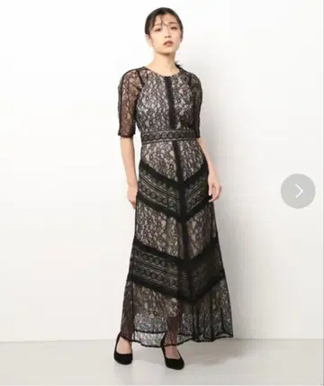 러그나문 엘레강트 블랙 레이스 맥시 드레스