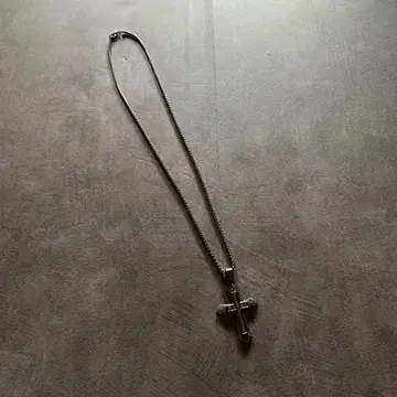 archive grunge cross necklace y2k