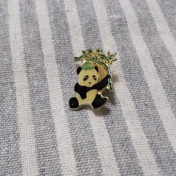 팬더 핀 배지
