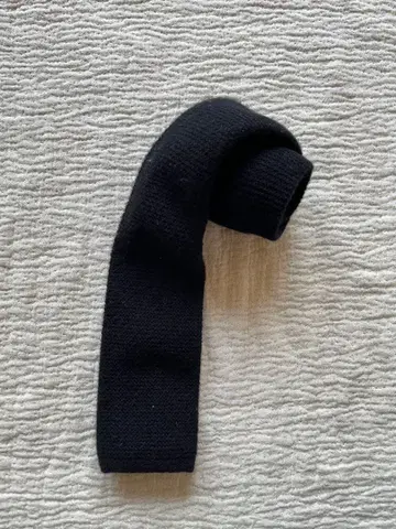 RODA per TOMORROWLAND 캐시미어 니트 타이 블랙