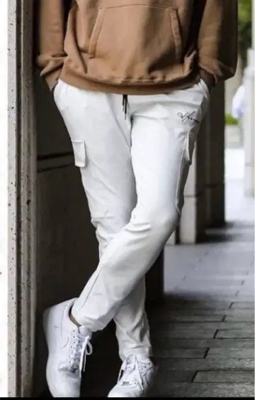 HERMOUR 엠무르 : 화이트 카고 팬츠 SUAVELE 슈어블