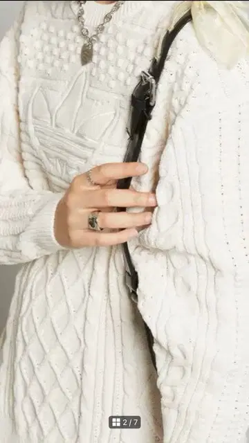 아디다스 화이트 니트 스웨터 M