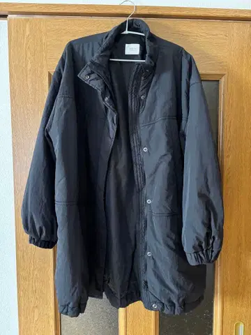 로리즈팜 몬스터 코트 점퍼 블랙