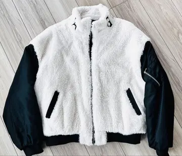 점퍼 GEORGIA 로고