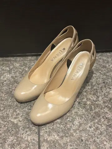 다이애나 베이지 펌프스 글리터 힐