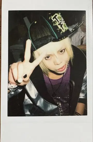 R 지정 마모 폴라로이드