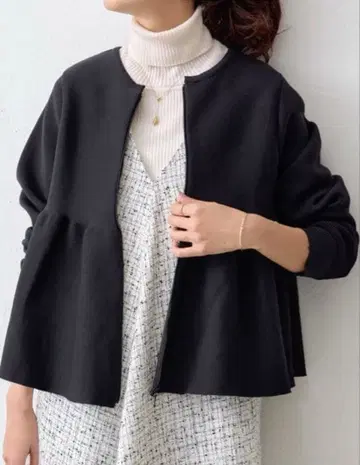 새상품 비어즐리 beardsley 페플럼 니트 가디건 블루종