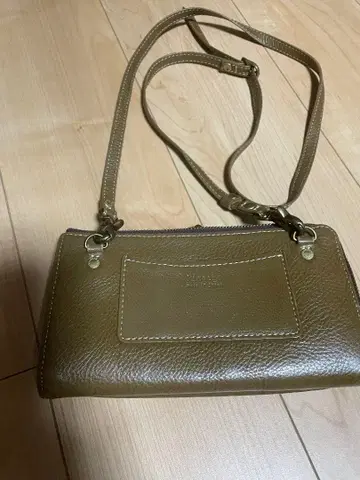 kissora 숄더백 올리브 그린