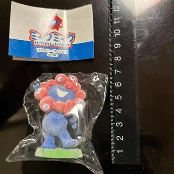 EXPO2025 미야쿠미야쿠 플로키 피규어 갓츠 포즈 오사카 간사이 만박