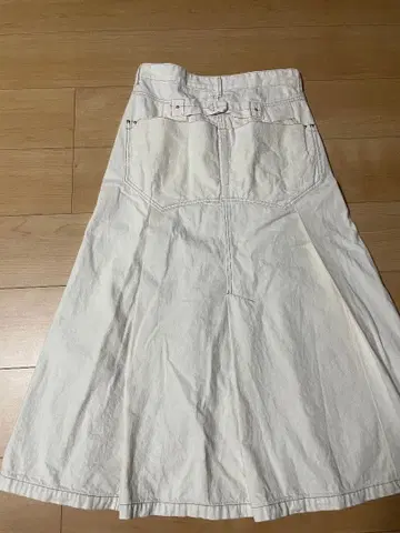 화이트 플레어 스커트 36