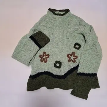 비지클레프 상의 니트 그린 계열