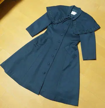 BERGE 케이프 포함 네이비 롱 코트