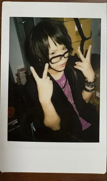 R 지정 마모 폴라로이드