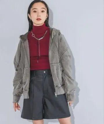 JEANASIS 레더라이크 메탈릭 숏팬츠