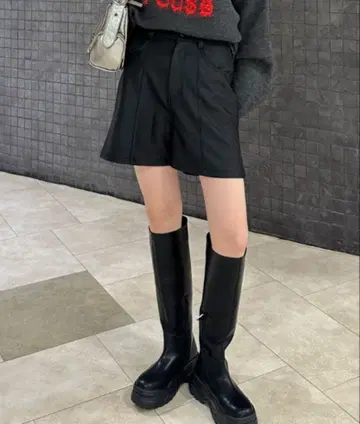 JEANASIS 레더라이크 메탈릭 숏팬츠