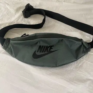 새상품급 NIKE 나이키 바디백 카키 숄더백
