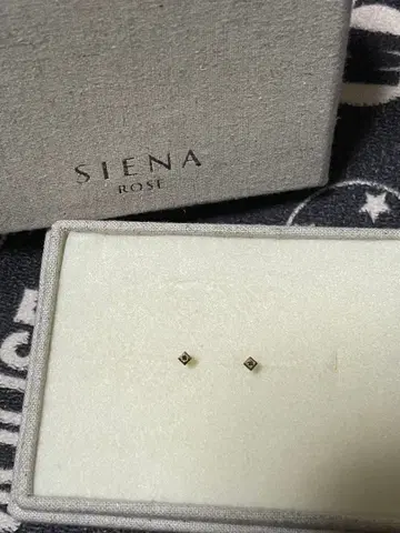 SIENA ROSE 블랙 다이아몬드 귀걸이
