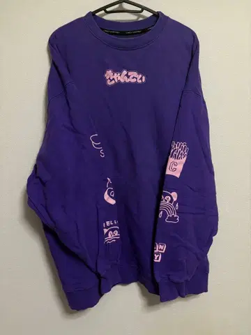 보라색 프린트 오버 사이즈 맨투맨